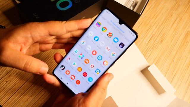 ПЕРВЫЙ В РОССИИ РАСПАКОВАЛ Mi Note 10 Lite | будущий хит продаж смотреть онлайн