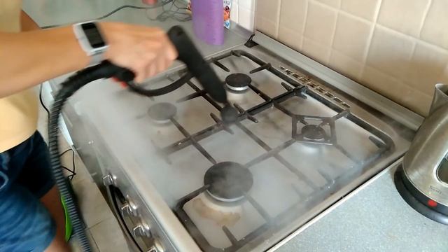Очищаем плиту Паровой очиститель Kitfort КТ 908 смотреть онлайн