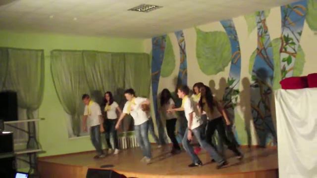DanceMIX - Танец-Поппури в исполнении 9 физ/мата смотреть онлайн