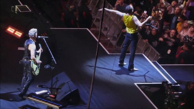Depeche Mode - "Enjoy The Silence" Live @ The Fabulous Forum, Los Angeles - 3/28/23 смотреть онлайн