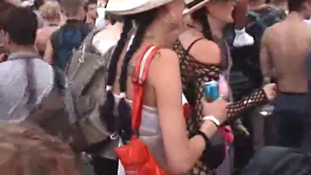 Love Parade Berlin 2002 07`13 смотреть онлайн