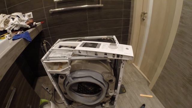 Стиральная машина Bosch не сливает воду. Ошибки Е18, Е23 смотреть онлайн