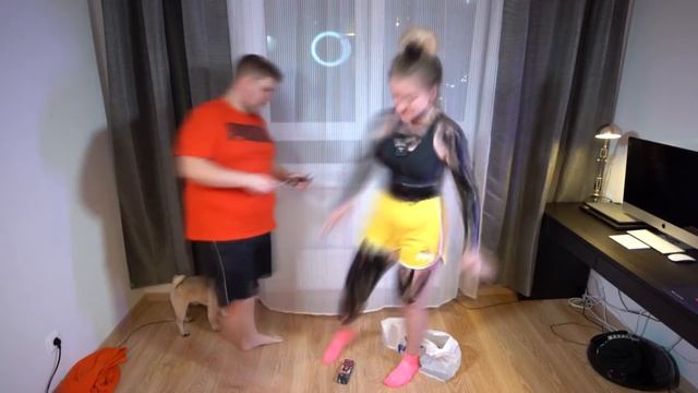 100 СЛОЕВ ЧЕРНОЙ МАСКИ ПЛЕНКИ ! Покрыла ЕЙ ВСЕ Тело ! СОДРАЛА ВСЮ КОЖУ ! смотреть онлайн