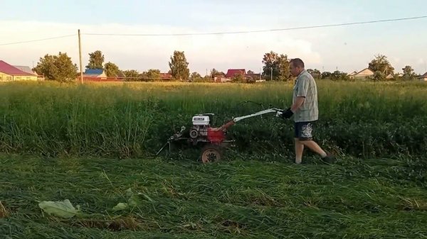 Мотоблок Брайт 135 с передней косилкой. 2.