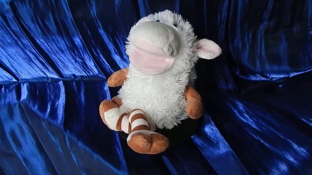 Yodel-singing sheep glove. In static. Перчатка-овца, поющая йодль. В статике. смотреть онлайн