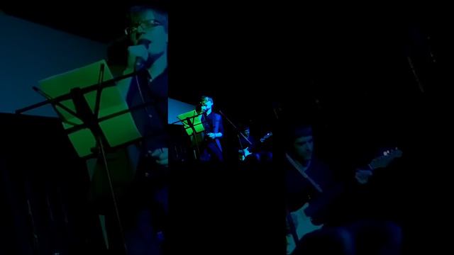 выступление в баре Эдисон