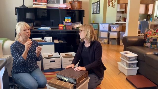 Decluttering Memorabilia - How a Professional Organizer Guides a Client Through the Process смотреть онлайн
