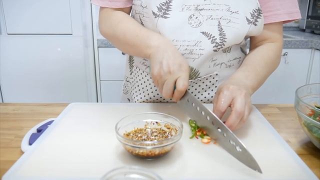 깻잎부추전 ( Leek Pancake with Perilla leaf ) смотреть онлайн