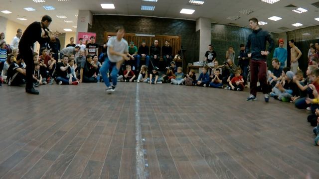 "Дог" (Ужи crew)-Стерлитамак vs "Бальник" (G/D crew//Just Funk school)-Уфа смотреть онлайн