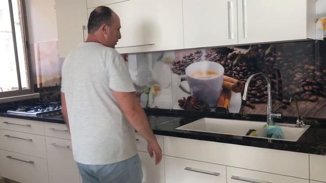 фартук на кухню, скинали для кухни ,плитка из каленного стекла в Израиле смотреть онлайн