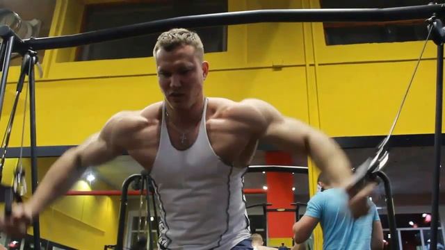 K2 Sport: Тренировка мышц груди и трицепса смотреть онлайн