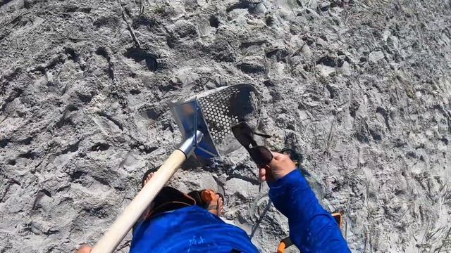 Hurricane Ian Beach Metal Detecting. Megalodon Shark Tooth White’s MX7. White’s Electronics. смотреть онлайн