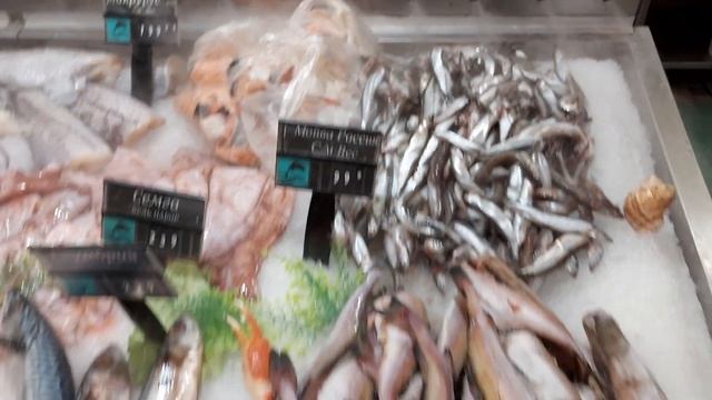 Шопинг в Торговом Центре | Цены на морепродукты в Крыму | Обилие морепродуктов аж глаза разбегаются смотреть онлайн