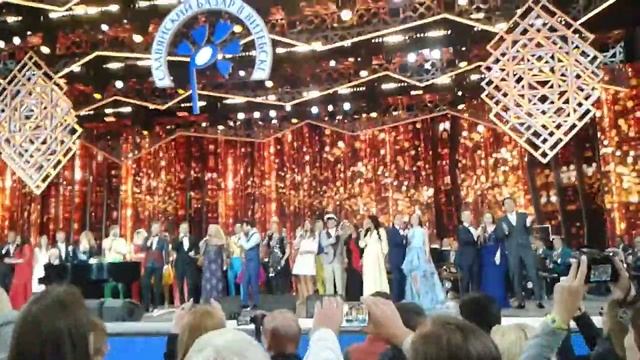 "Этот мир придуман не нами"финальная песня. смотреть онлайн