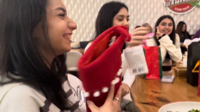 НОВЫЙ ГОД ЧЕРЕЗ МЕСЯЦ? Разыгрываем Тайного Санту! 🎁🎄 смотреть онлайн