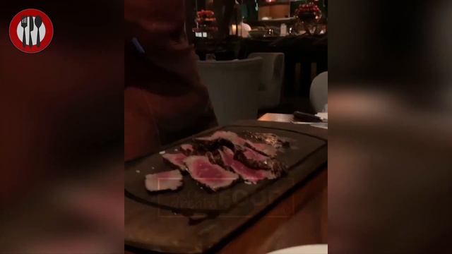 Nusret Steakhouse Dubai 24 Karat Gold Steak Amazing Meat Cutting Skills! #nusr_et смотреть онлайн