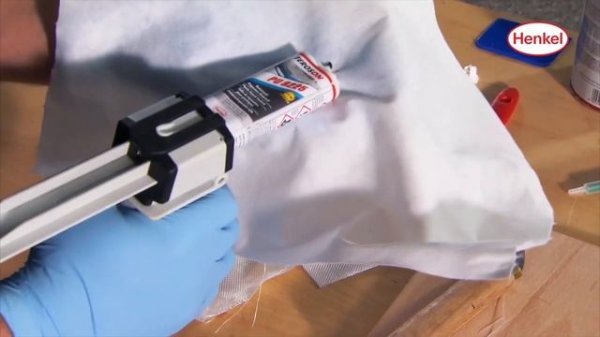 Клей для ремонта деталей из пластика TEROSON PU 9225