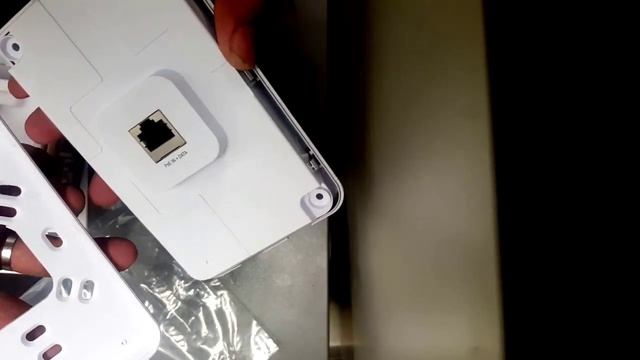 Ubiquiti  Unifi UAP AC In Wall Unboxing And Review