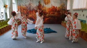 "Вальс весны" исполняют девочки подготовительной группы. 2023г.