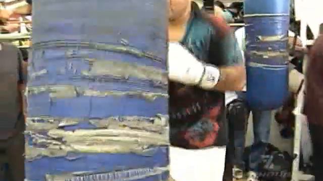 Boxing Star Chris Arreola Is in Top Shape смотреть онлайн