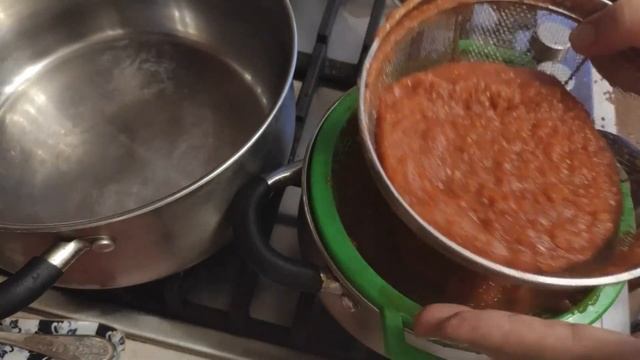 ЛЕНИВЫЕ ТОМАТЫ на зиму кусочками в собственном соку без уксуса, стериализации, пальчики оближешь. смотреть онлайн