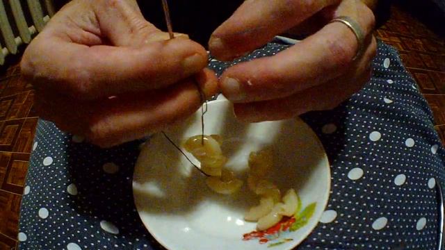 КАК СДЕЛАТЬ БОЙЛ ИЗ МАКАРОН ДЛЯ ЛОВЛИ ЛЕЩА НА ФИДЕР НА РЕКЕ смотреть онлайн