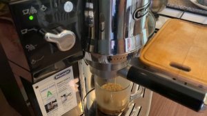 Кофеварка рожковая De'Longhi EC 820 B