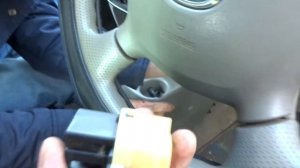 Замена контактной группы замка зажигания на Mazda Demio