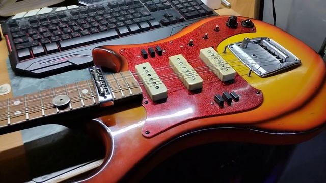 Доработка электрогитары Урал при помощи точильного станка смотреть онлайн