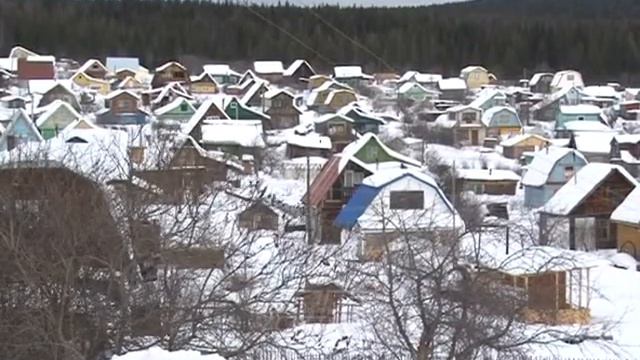 За окном еще лежит снег, а некоторые садоводы уже начали готовиться к лету смотреть онлайн