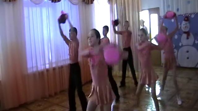 Танец "Капелюх" Танцевальный коллектив "Урбанс"Дети 12-14 лет смотреть онлайн