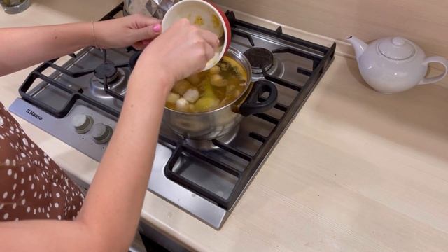 ЛЕГКИЕ РЕЦЕПТЫ: Знакомство|Готовим суп с фрикадельками| смотреть онлайн