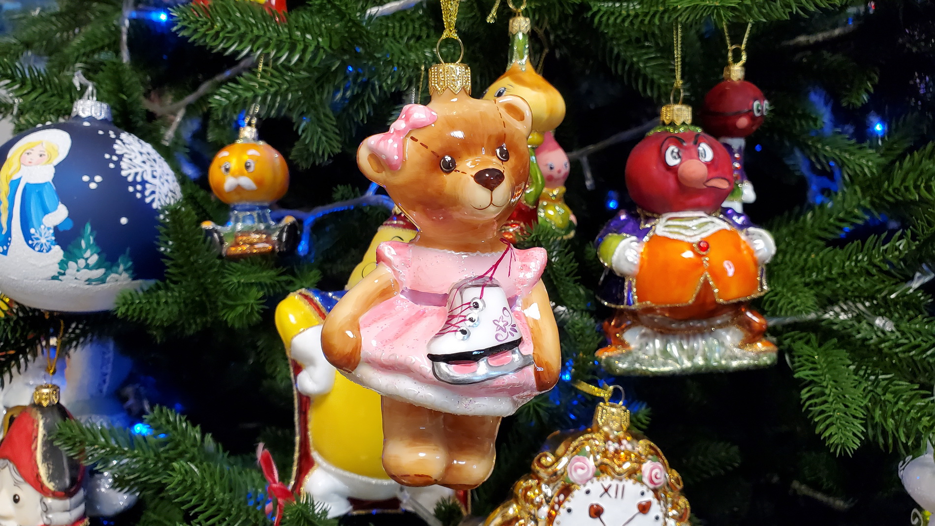 Елочные игрушки серии Медведи. Фабрика Ариэль смотреть онлайн
