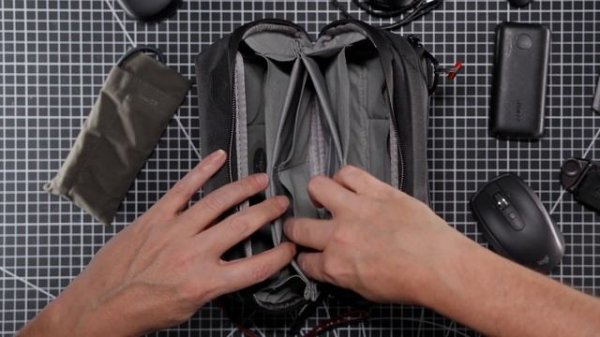 Peak Design Tech Pouch V2 - Best Travel Tech Bag