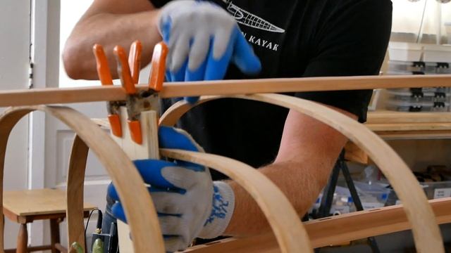 Steam Bending Ribs into a Skin on Frame Canoe смотреть онлайн