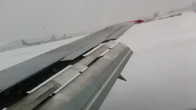 Donavia B-737-400. Landing in Sheremetyevo 28.10.12. Flight from Rostov. смотреть онлайн