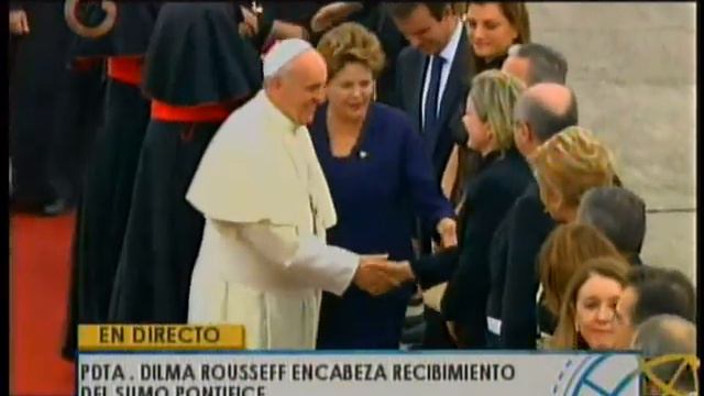 Papa Francisco llegó a Brasil donde fue recibido por la Presidenta Dilma Rousseff смотреть онлайн