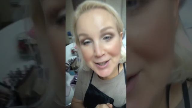 Будни визажиста, подготовка к макияжу смотреть онлайн