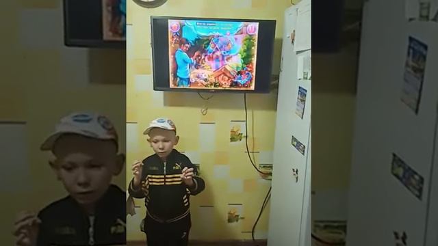 Серёжа бро танцует Спи моя радость усни Спи моя радость усни смотреть онлайн