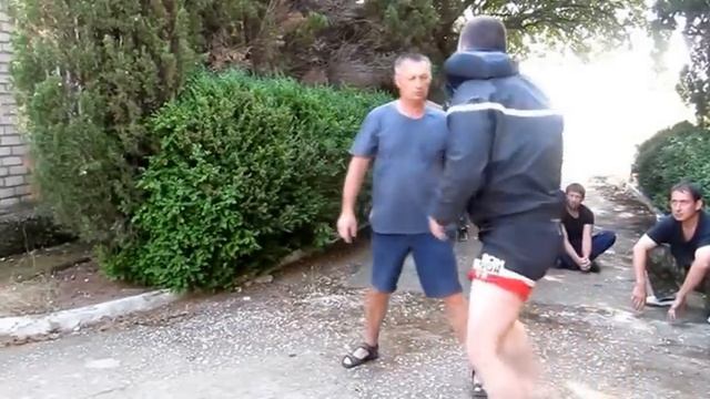 Русский стиль рукопашного боя . Удар переходящий в борьбу , болевые . Удар ударом . Соловьев смотреть онлайн