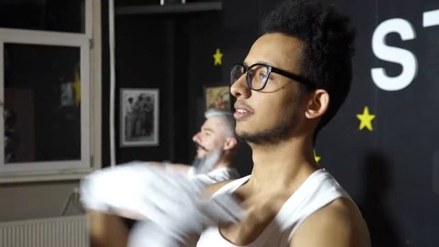 Танец в семейках на 8 марта! ПОДАРОК женщинам с пожеланиями! смотреть онлайн