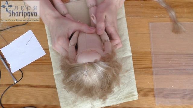 Еще один способ приклеивания волос кукле смотреть онлайн