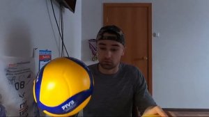? Как выбрать ВОЛЕЙБОЛЬНЫЙ МЯЧ новичку ? | mikasa V300W ОРИГИНАЛ vs КИТАЙ