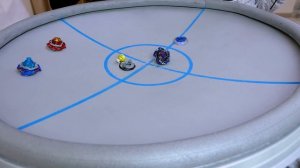 МАЛЬЧИКИ ПРОТИВ ДЕВОЧЕК БЕЙБЛЭЙД ВЫЗОВ Семейный Чемпионат На Большой Арене