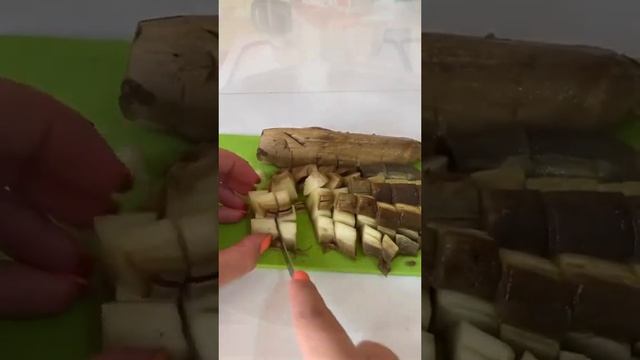 Теплый салат с баклажанами #салат#салаты#салатик#салатики#салатнановыйгод#салатнапраздник#теплыйса смотреть онлайн