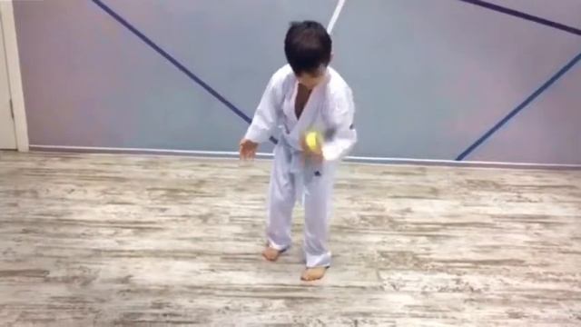 Тренировки и занятия для детей "Клуб Каратэ №1" в Коммунарке, работаем над собой смотреть онлайн