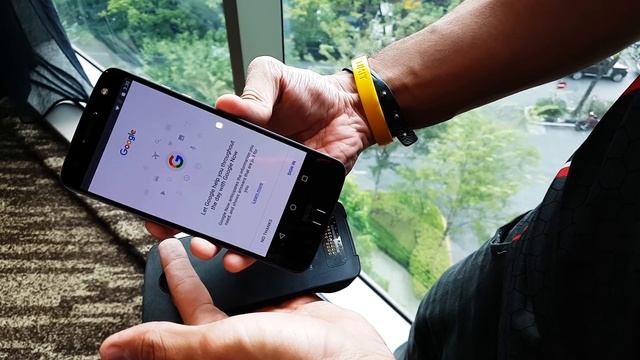 MOTOROLA MOTO Z, Z PLAY AND MOTO MODS смотреть онлайн