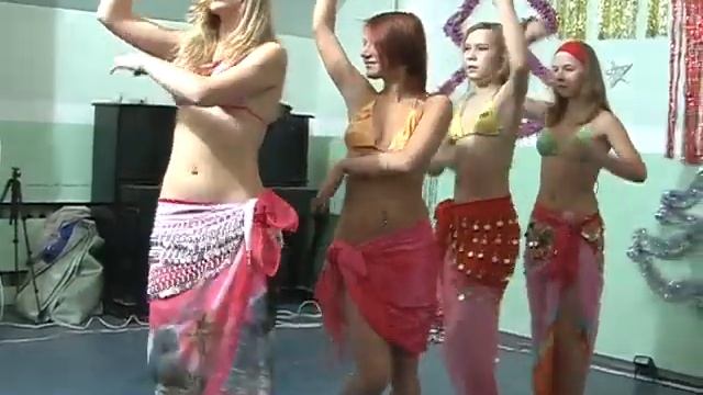 Восточные танцы (из фильма Н.Алексеева БАНЗАЙ ! 2007) смотреть онлайн