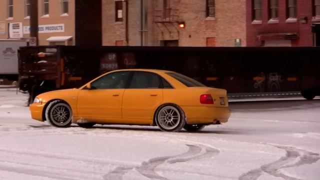 B5 S4 Snow Donuts смотреть онлайн