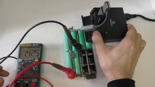 Простой способ вернуть к жизни севший li-ion аккумулятор! На примере аккумулятора от ноутбука! смотреть онлайн